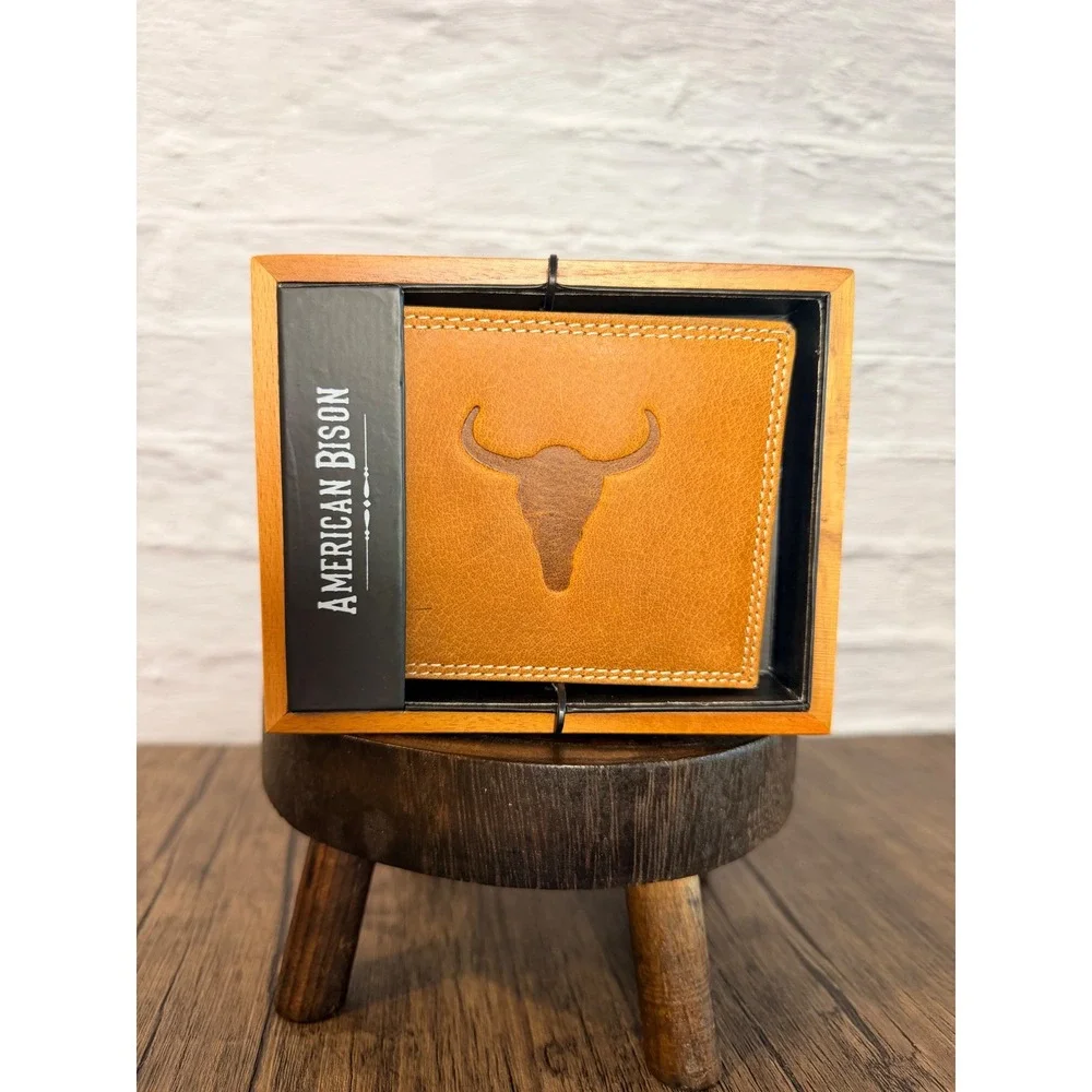 American Bison Mens Tan Leather Bifold Wallet with Wooden Gift Box Skull Logo